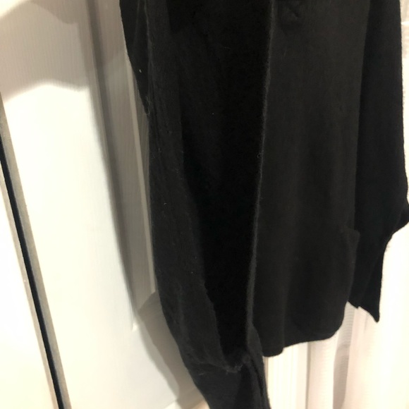 Sweater - Picture 4 of 4